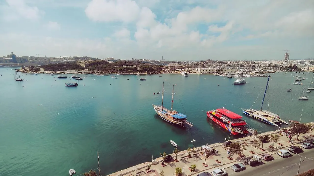 Magic Sea Views& Jacuzzi Holiday Apartment Sliema Malta
