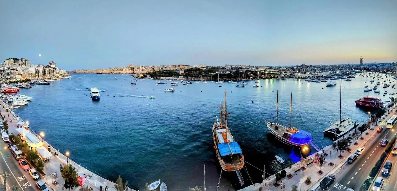 Magic Sea Views& Jacuzzi Holiday Apartment Sliema