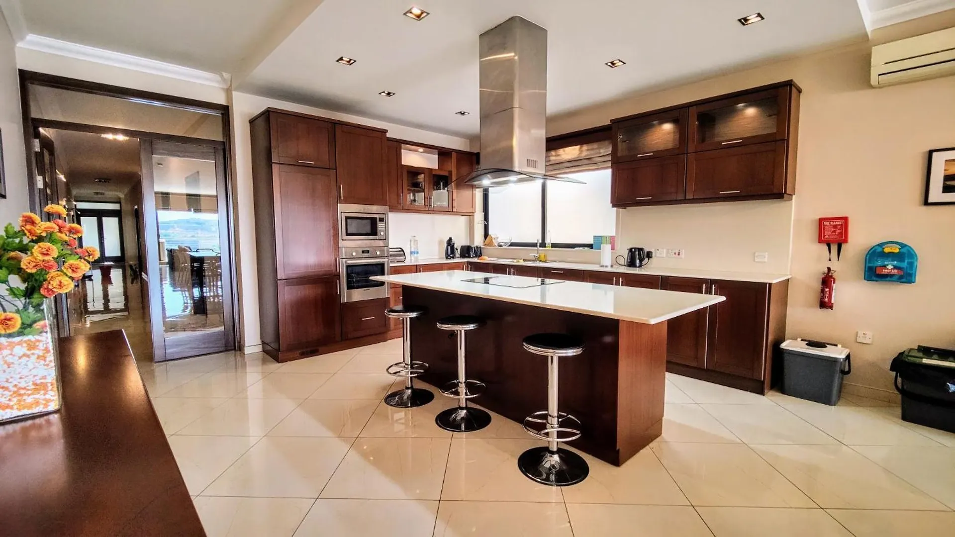 Magic Sea Views& Jacuzzi Holiday Apartment Sliema