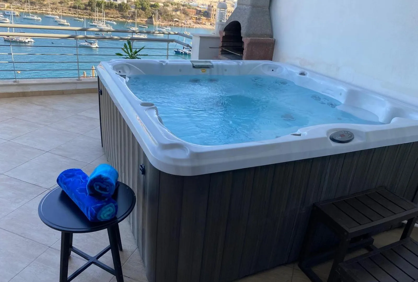 Magic Sea Views& Jacuzzi Holiday Apartment Sliema