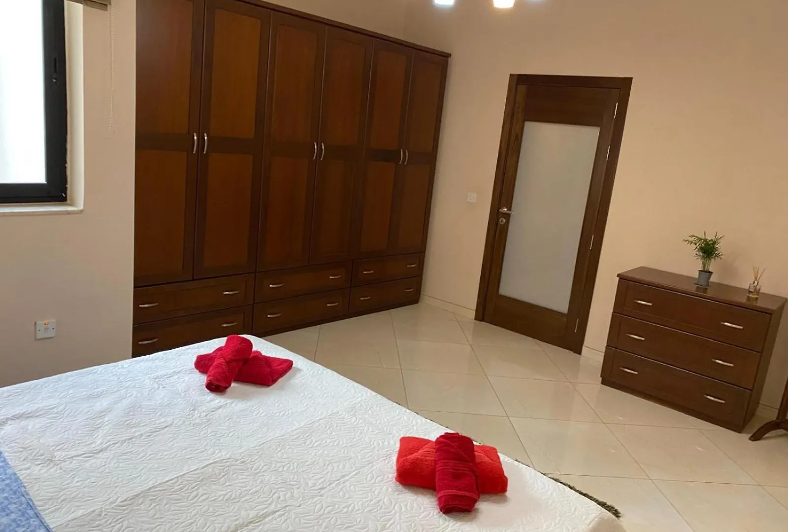 Magic Sea Views& Jacuzzi Holiday Apartment Sliema